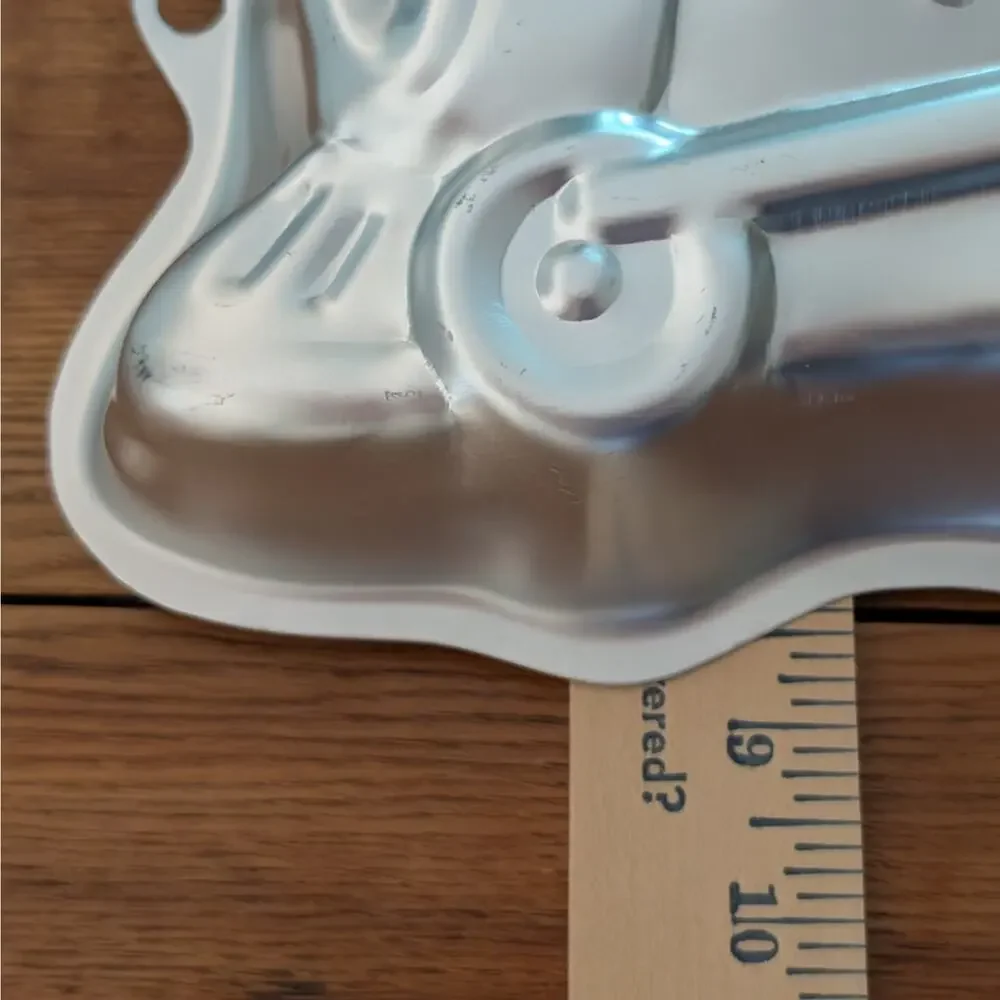 Vintage 2003 Wilton Train Cake Pan 2105 -2076  Retro Collectible Novelty Baking